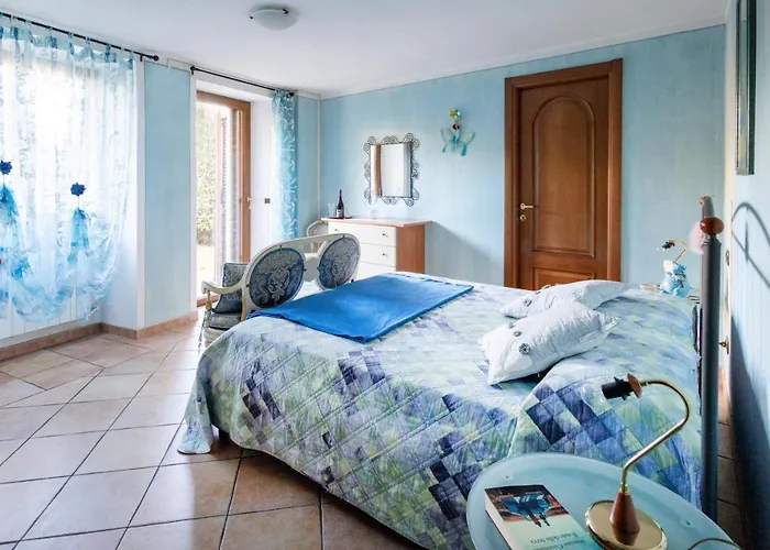 L'angolo Delle Peonie كانوبيو